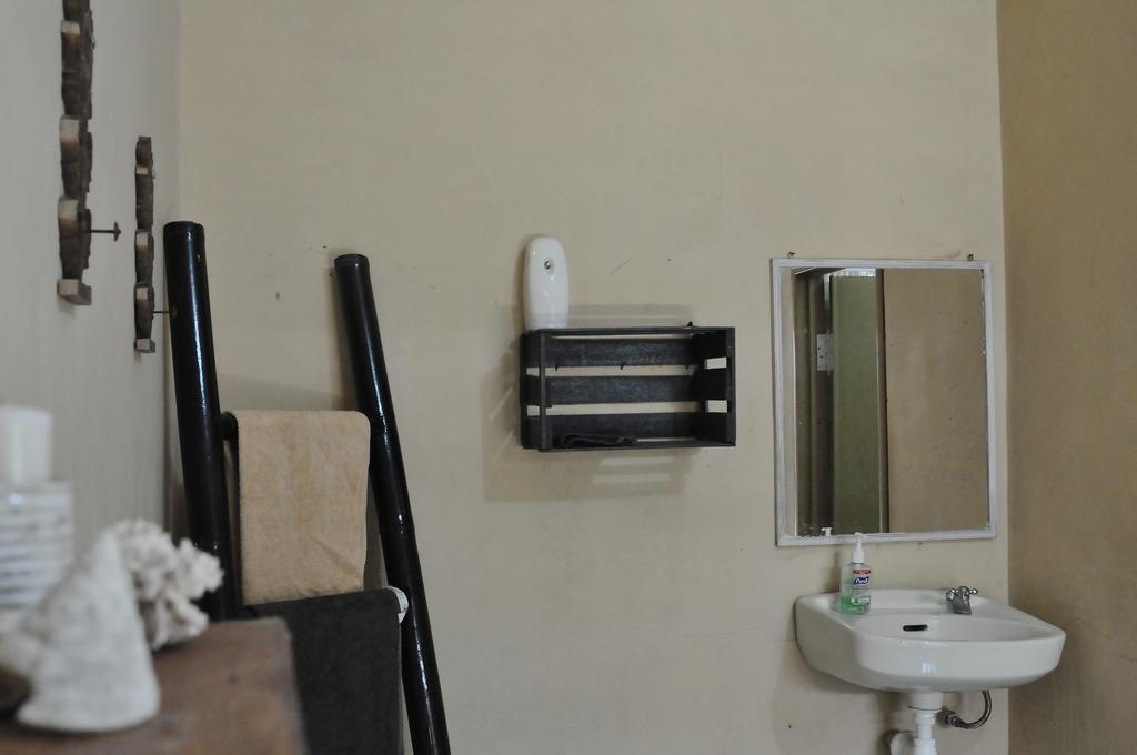 Three Little Birds Homestay Quần đảo Gili Ngoại thất bức ảnh